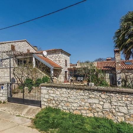 Cozy Apartment In Vrsar With Kitchen Esterno foto
