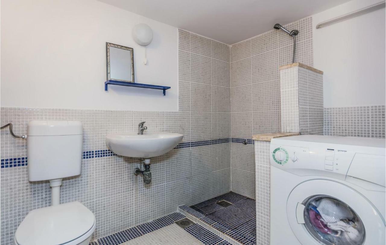 Cozy Apartment In Vrsar With Kitchen Esterno foto
